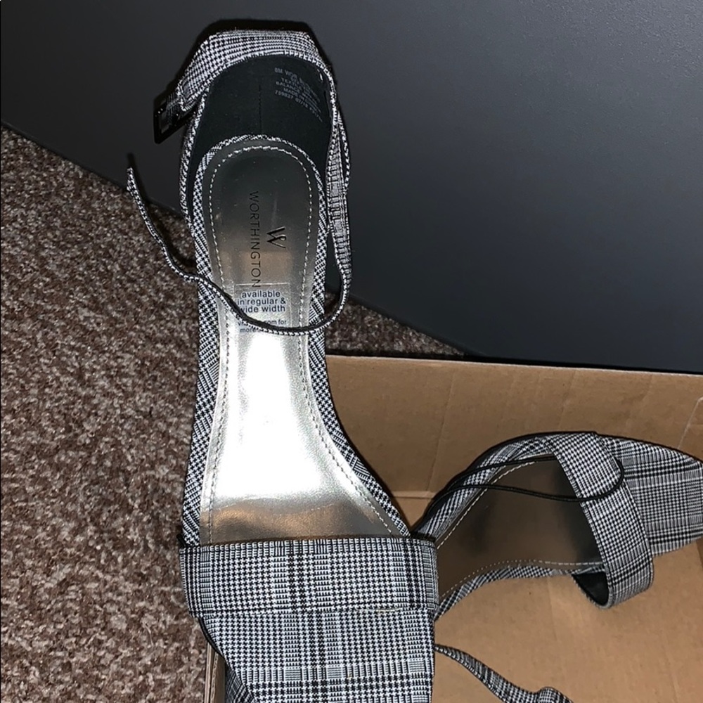 Heels - Picture 2 of 4